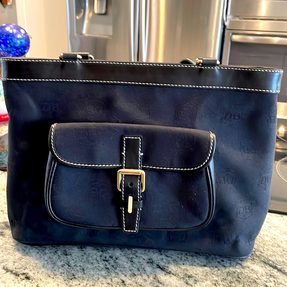 Dooney & Bourke Navy Black vintage purse with coin purse included 😍 EUC